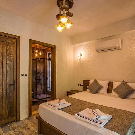 Keyf Inlice, 4 Bedroom, Large Pool And Fully Pricacy Garden And Pool *