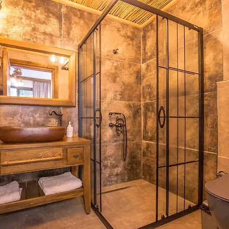 Villa Keyf Inlice, 4 Bedroom, Large Pool And Fully Pricacy Garden And Pool *